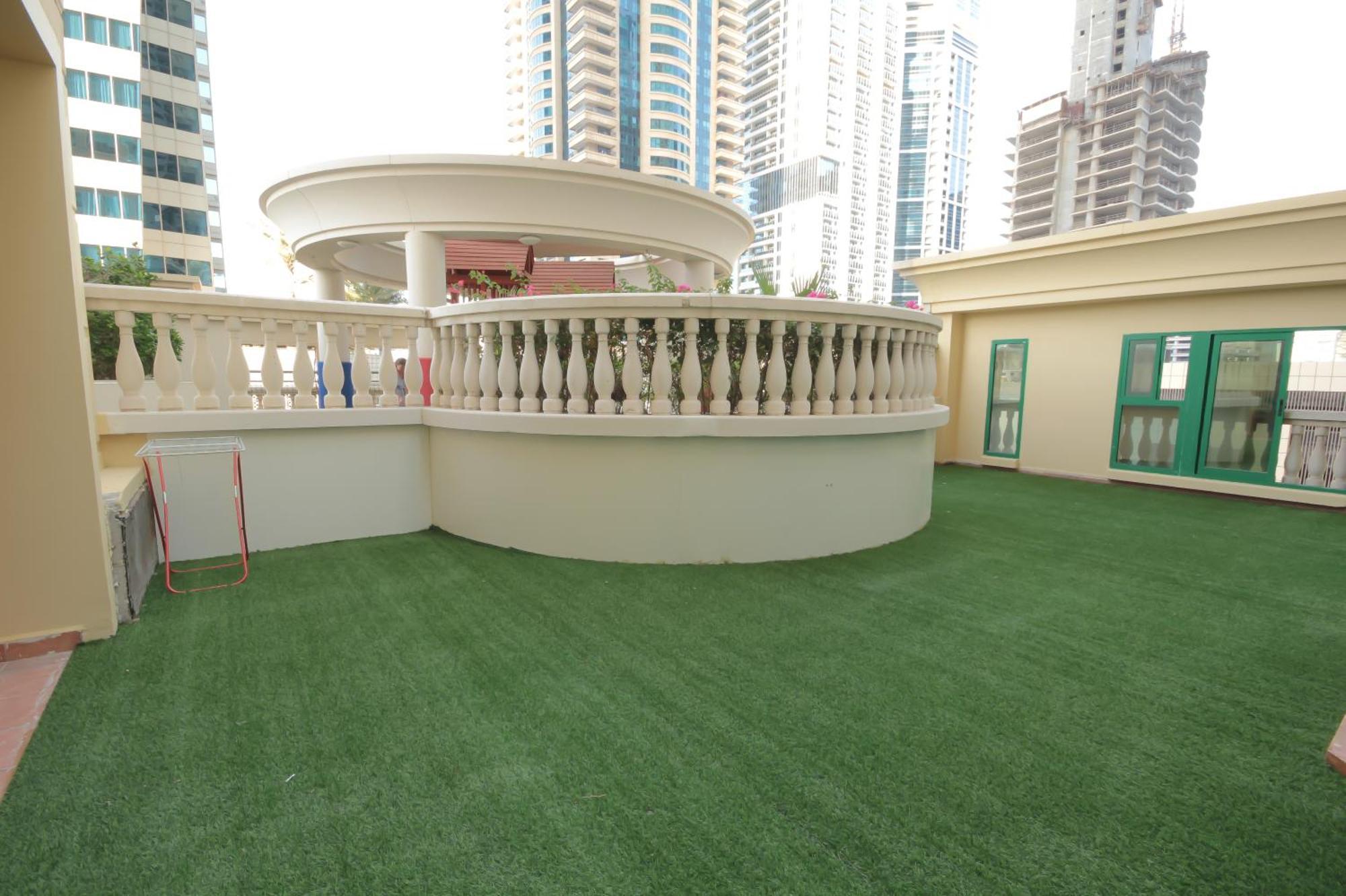 Budget Rooms With Private Bathroom For 'Girls' Only In Dubai, Marina 외부 사진