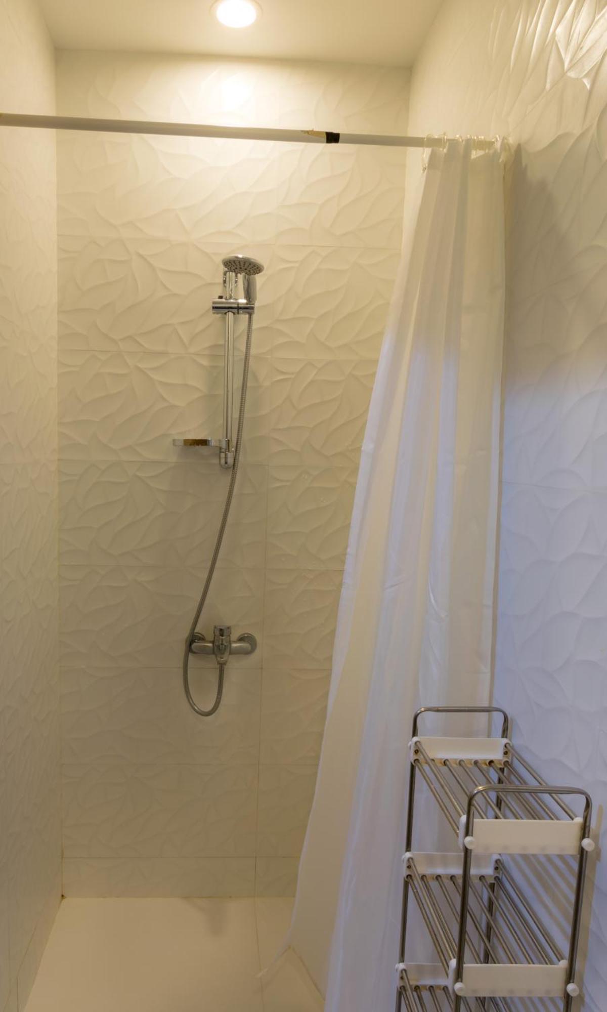 Budget Rooms With Private Bathroom For 'Girls' Only In Dubai, Marina 외부 사진