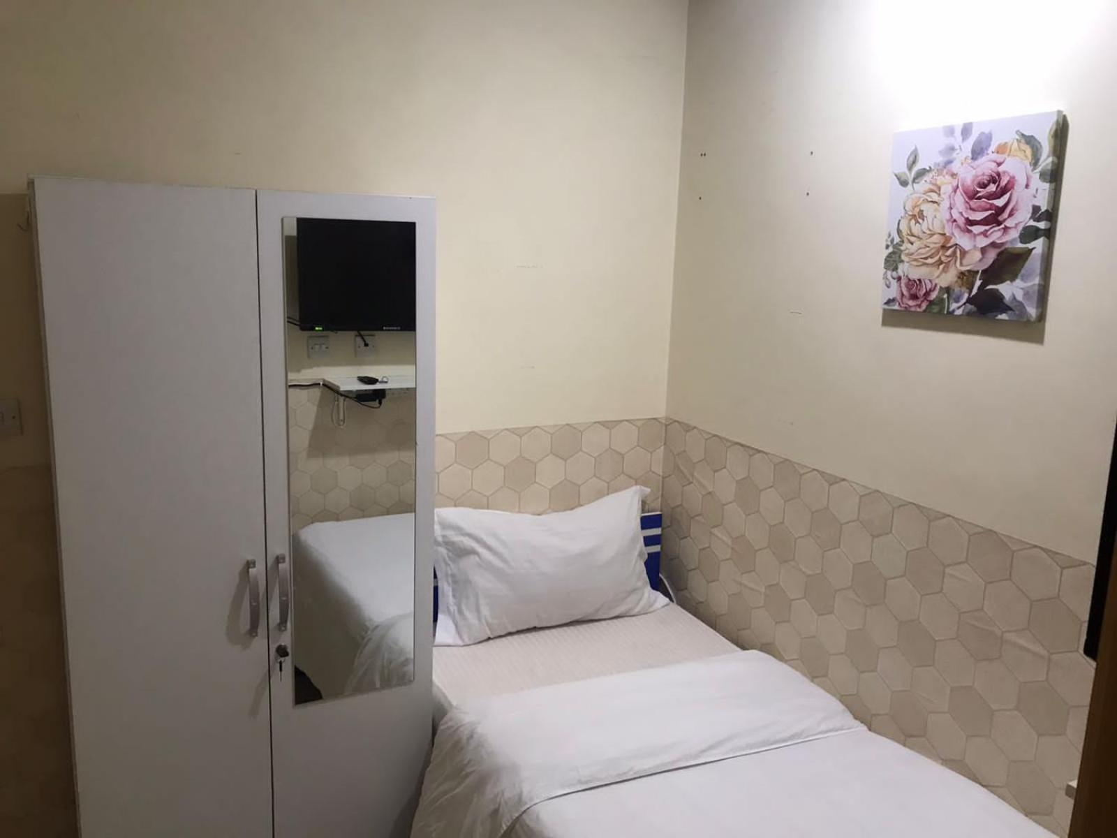 Budget Rooms With Private Bathroom For 'Girls' Only In Dubai, Marina 외부 사진