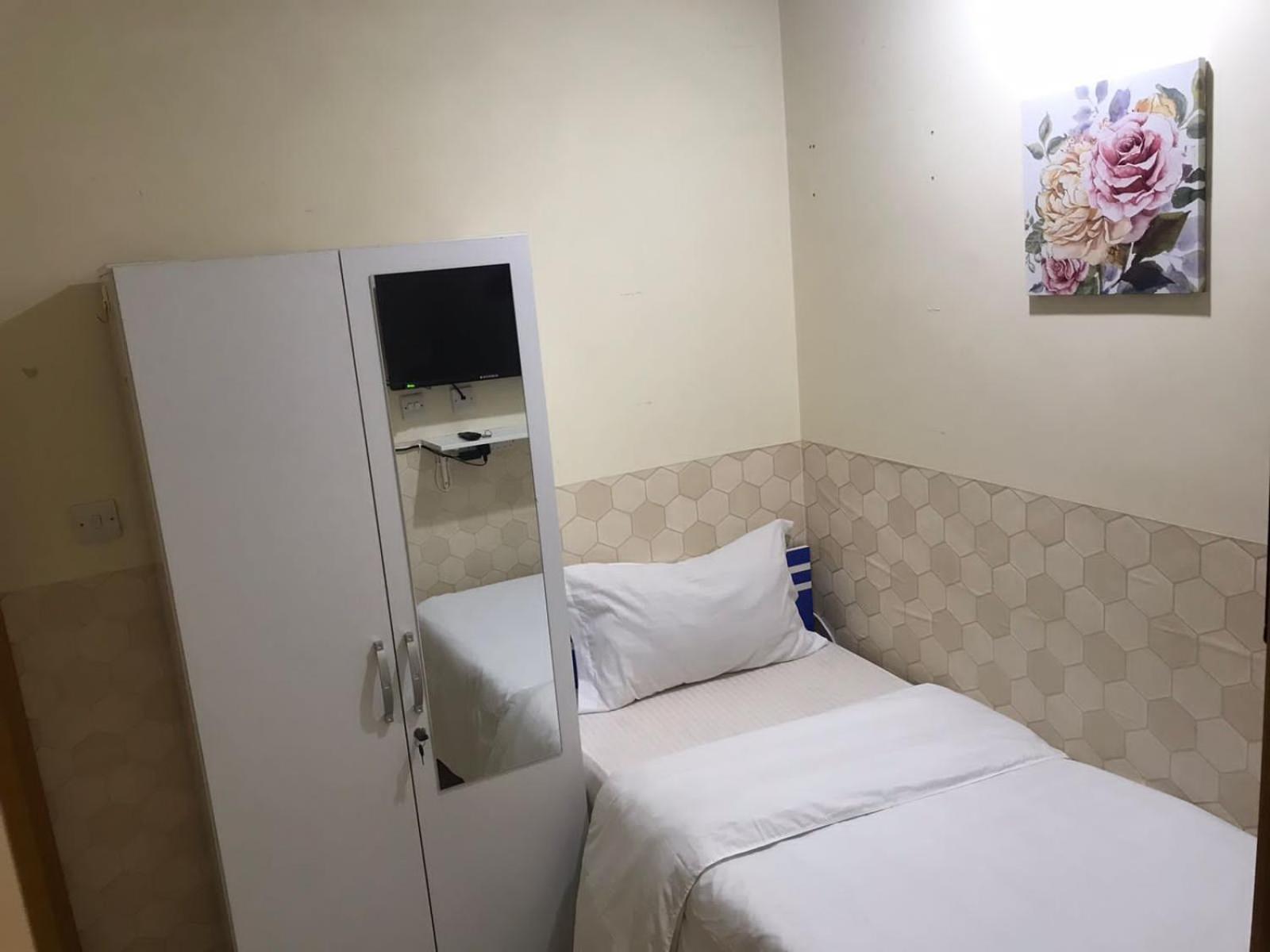 Budget Rooms With Private Bathroom For 'Girls' Only In Dubai, Marina 외부 사진