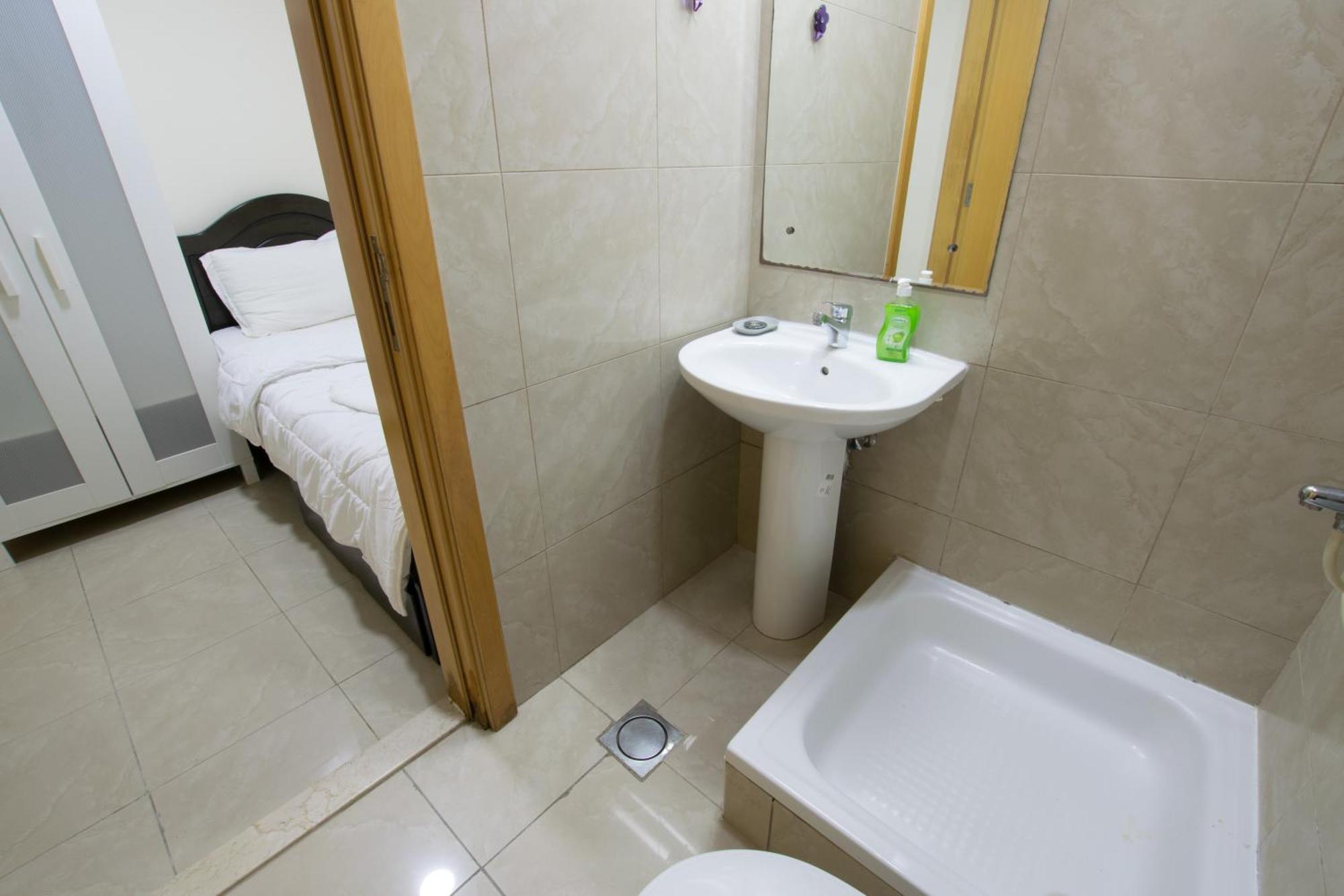 Budget Rooms With Private Bathroom For 'Girls' Only In Dubai, Marina 외부 사진